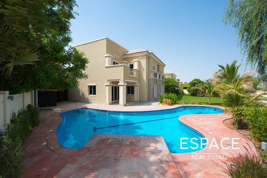 Extended | Golf Course View | 5 Beds Villa