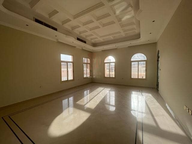 SPACIOUS | 3 LIVING AREAS | NICELY FINSIHED |