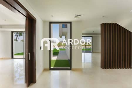 4 Bedroom Villa for Rent in Yas Island, Abu Dhabi - Luxurious Modern Contemporary Villa with Golf View