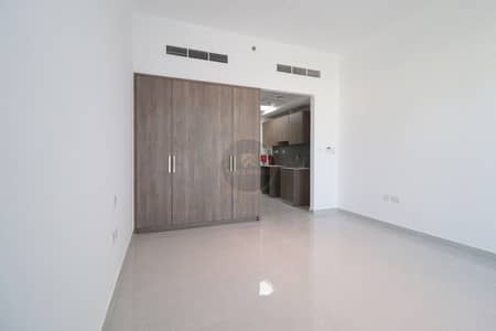 استوديو  للايجار في أرجان، دبي - شقة في بناية 88 أرجان 32000 درهم - 5896302