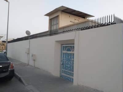 3 Bedroom Villa for Sale in Al Hazannah, Sharjah - House for sale in the corner of the Hazana area in the Emirate of Sharjah