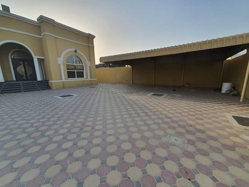 For rent a villa ready to live in Al Khawaneej area 3 rooms + Majlis + maid room