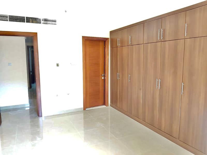 Квартира в Мувайли Коммерческая，Второй Квадрат, 2 cпальни, 36000 AED - 5697245
