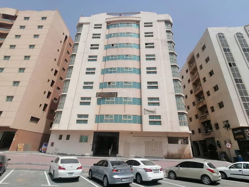 Building in Hamidiyah at a good price for sale
