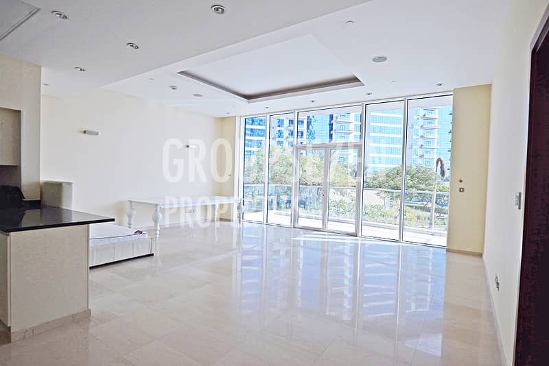 Large sized bright 1bedroom sea and pool view
