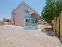 Amazing huge clean  villa 6 bedrooms with big hosh in khalifa city a
