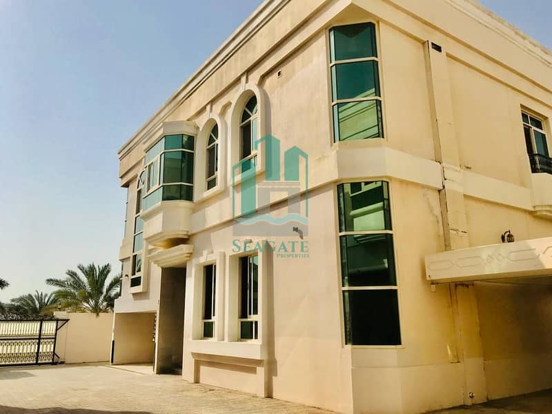 Very Spacious 4 and  5 bedroom plus maid compound villa with pool in Umm Suqeim 2, near to the Beach
