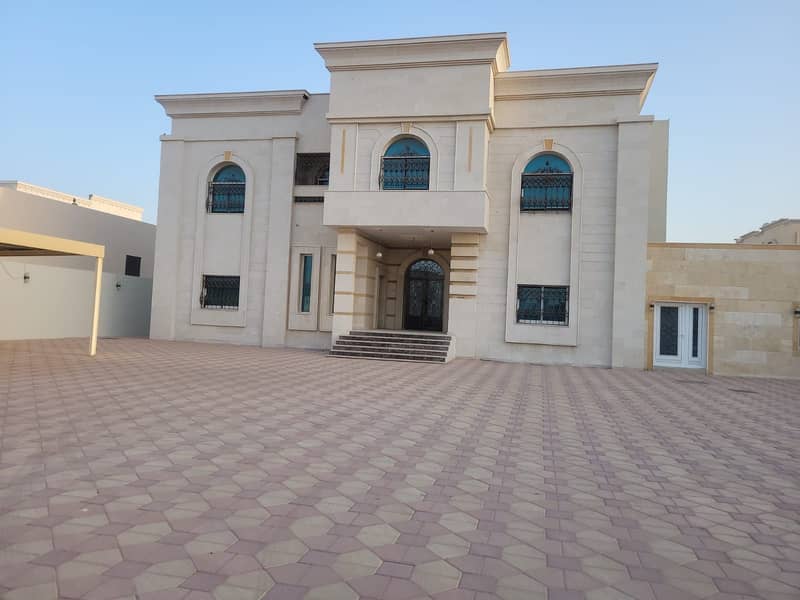 Villa for rent in Ajman Al Hamidiyah, two floors, 5 master bedrooms, a hall, a large annex,