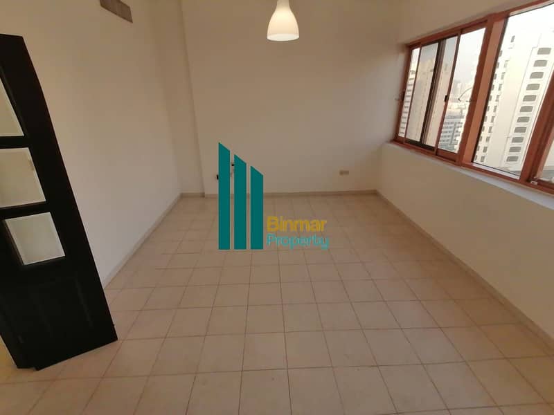 Inexpensive 2Bhk  w/ balcony Apartment| Well maintained | Alfalah street