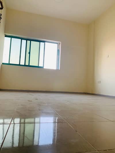 1 Bedroom Flat for Rent in Abu Shagara, Sharjah - NO DEPOSIT HUGE 1BHK+BALCONY+SPLIT AC