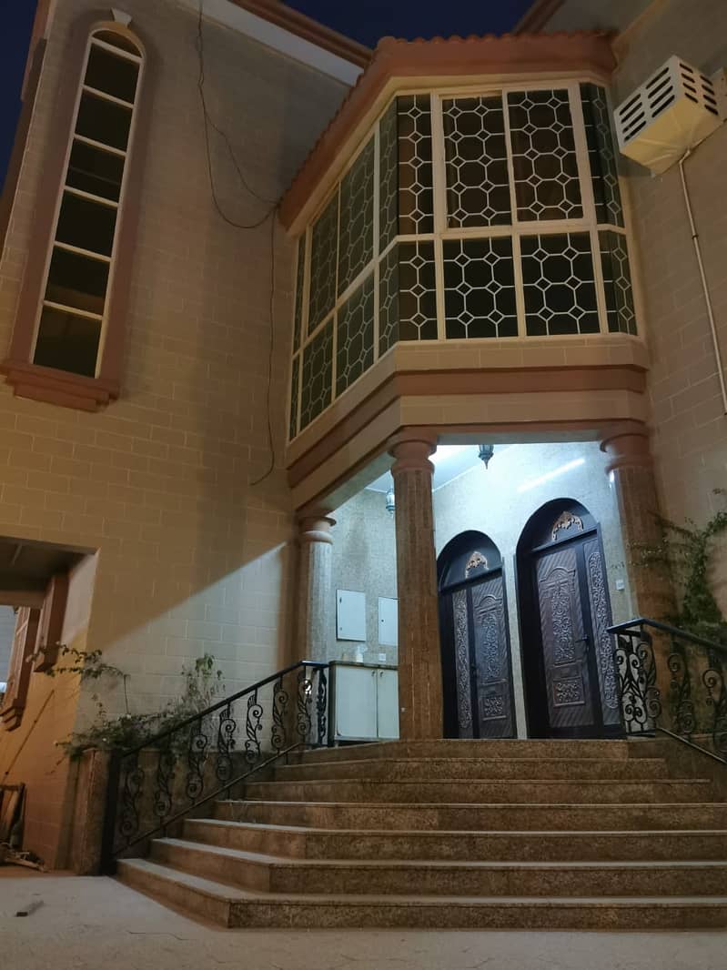 Own a villa in the heart of Ajman with electricity and water in Al Rawda 3