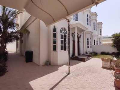 4 Bedroom Villa for Rent in Mirdif, Dubai - Kitchen