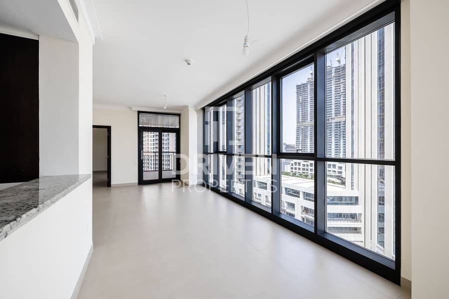 Brand new Unit with Parking | High floor