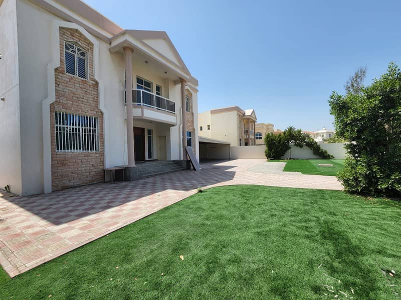 For sale villa in Al Quoz area in Sharjah great location  near Al-Andalus School