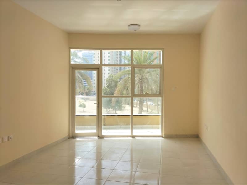 شقة في شارع الشيخ خليفة بن زايد 1 غرفة 55000 درهم - 6057838