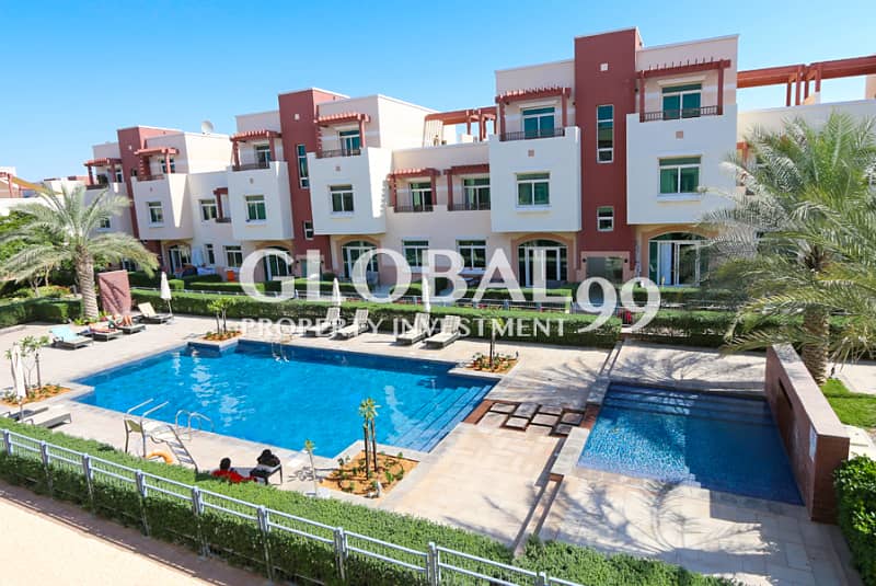 Cozy 1 Br Terraced Apartment + Pool View