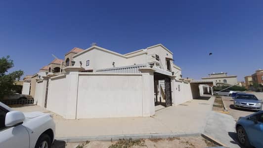 4 Bedroom Villa for Sale in Al Mowaihat, Ajman - Distinctive residential villa for sale with electricity, water and air conditioners in a great location in the middle of all services
