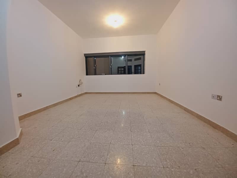 wonderful offer Excellent 2bhk Hall balcony apartment at delma street for 40k