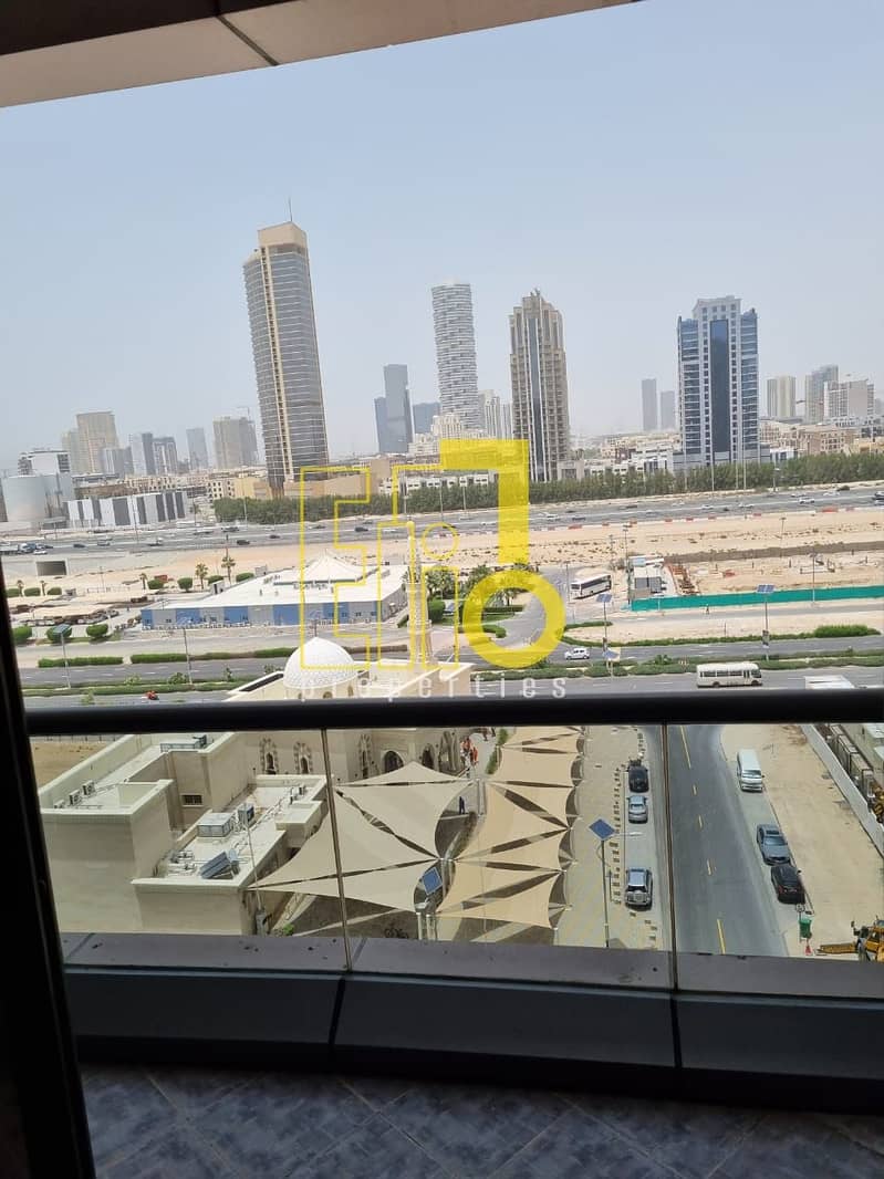 شقة في برج حمزة مدينة دبي الرياضية 1 غرف 450000 درهم - 6016521