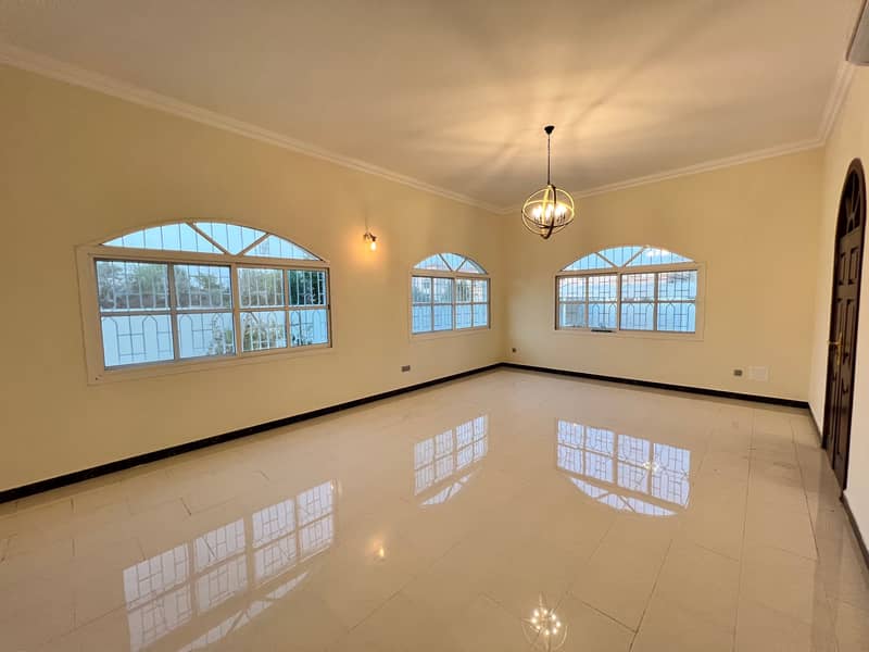 Luxury villa for rent in al mizhar (3bed room+hall+majlas+service block )