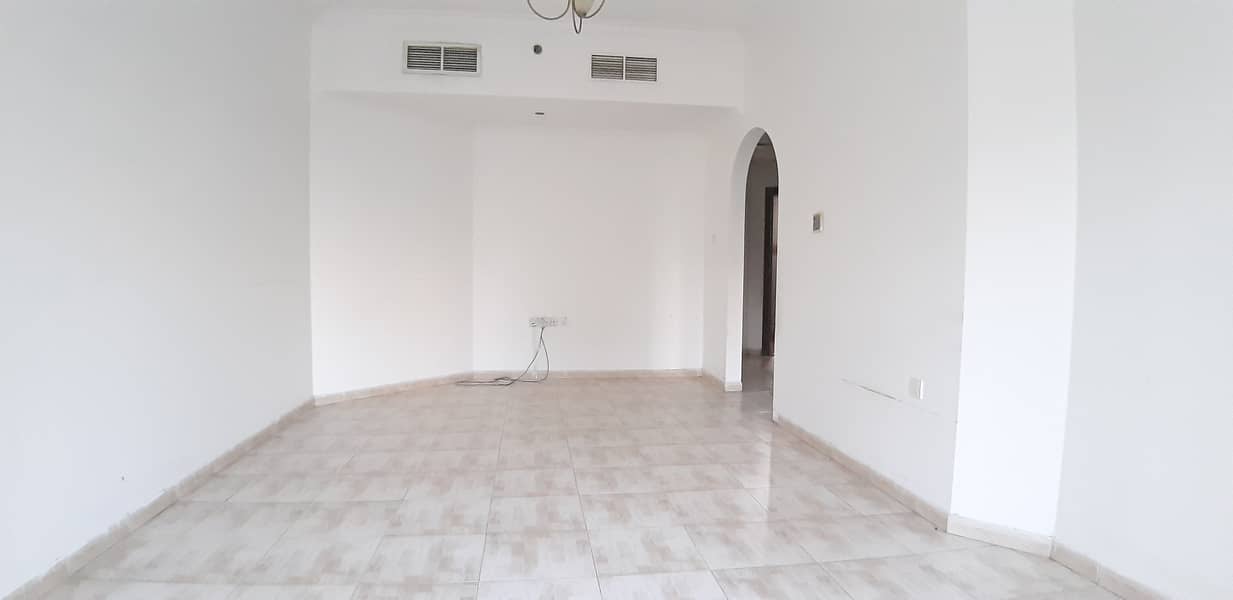 2BHK OFFICE WITH BALCONY SEPARATE HALL 2 FULL BATH 28K FREE PARKING