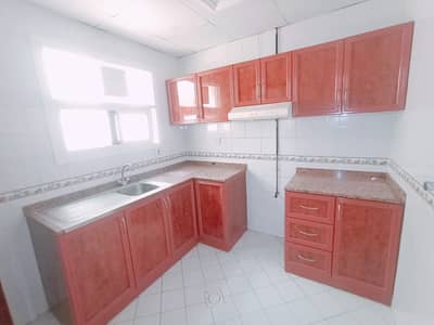 Building for Rent in Muwailih Commercial, Sharjah - Tofay Big Offer 1BHK, 2Bathrooms,Balcony gor Family in 22k