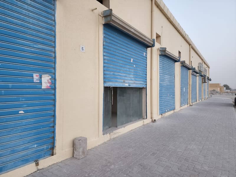 550 sq ft Shops available in Al Sajaa Industrial area, with 10 meter height