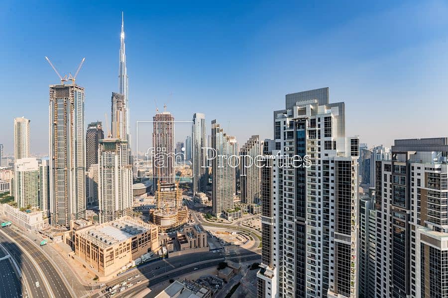 Spacious apt, Burj Khalifa view, near metro!