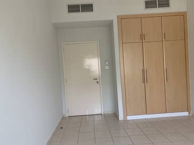 3 Bedroom Flat for Rent in Deira, Dubai - One month free,specious 3bhk rent 75k only in 4chqs payment