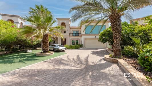5 Bedroom Villa for Sale in Jumeirah Islands, Dubai - 5 Bed Villa | Extended | With Lake Views