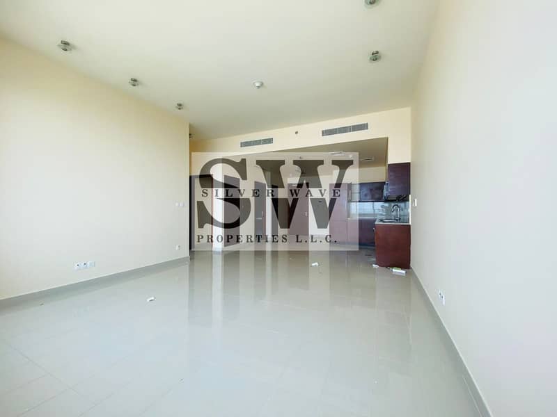 Sea View | 1 Master Room | All Amenities