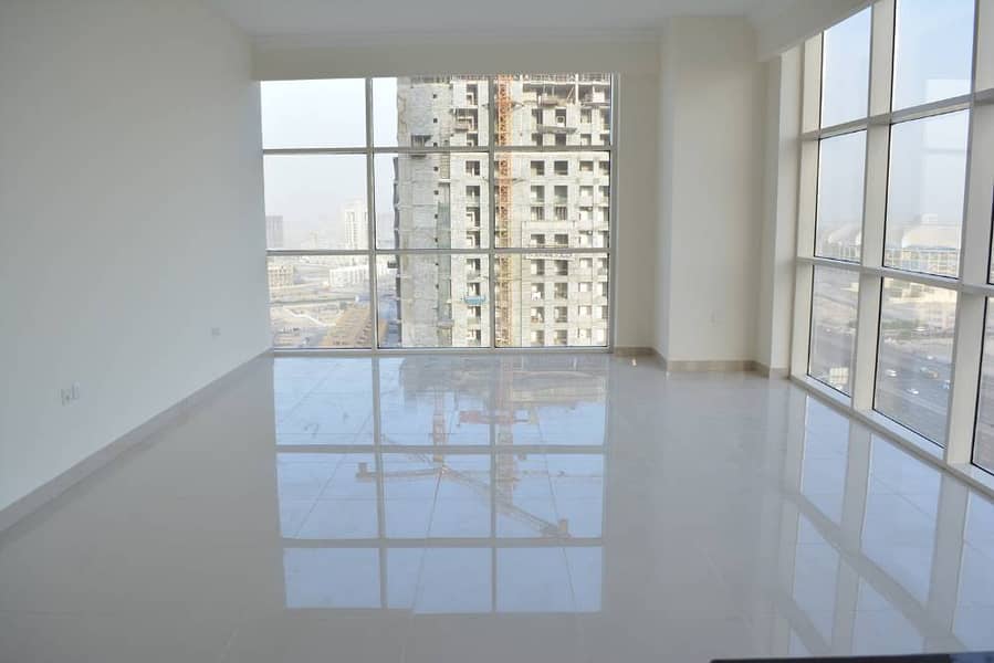 LUXURY LIVING | 2 Maids | High Tower High Quality Best apartments!