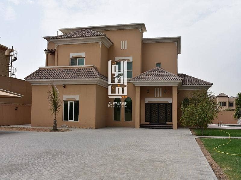 4 Bedroom luxury Villa in Al Barsha!!!