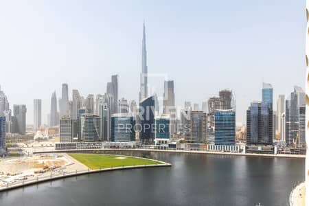 2 Bedroom Apartment for Sale in Business Bay, Dubai - Stunning Canal and Burj View | Furnished