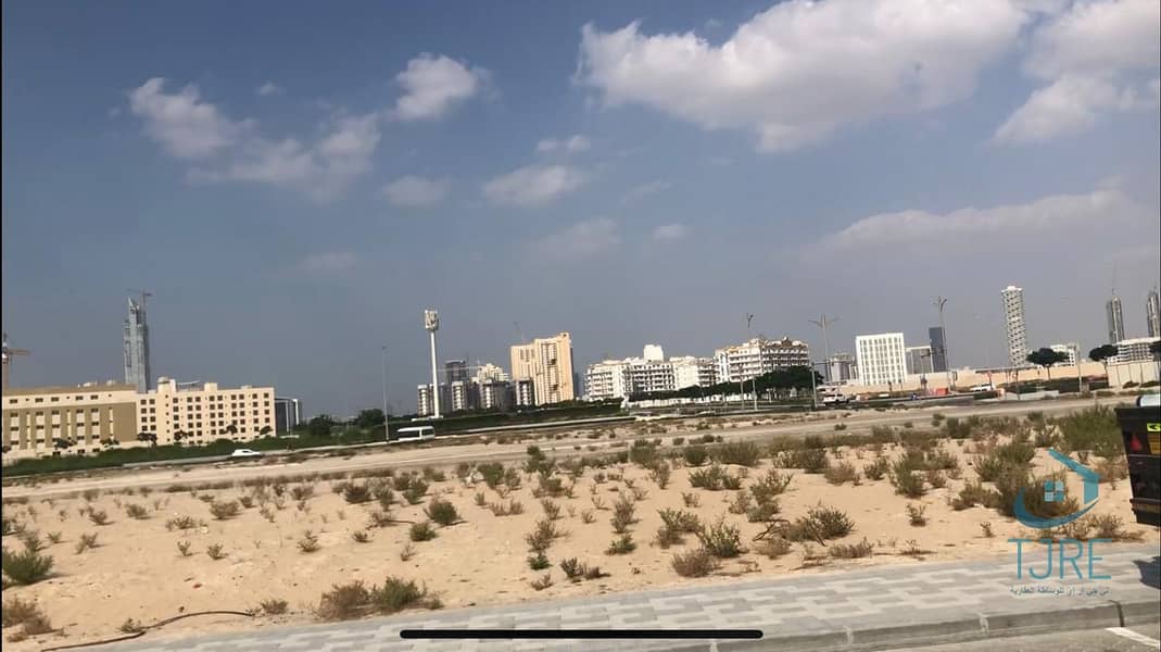 Corner Plot | Jumeriah Golf Course EState View| G+7|