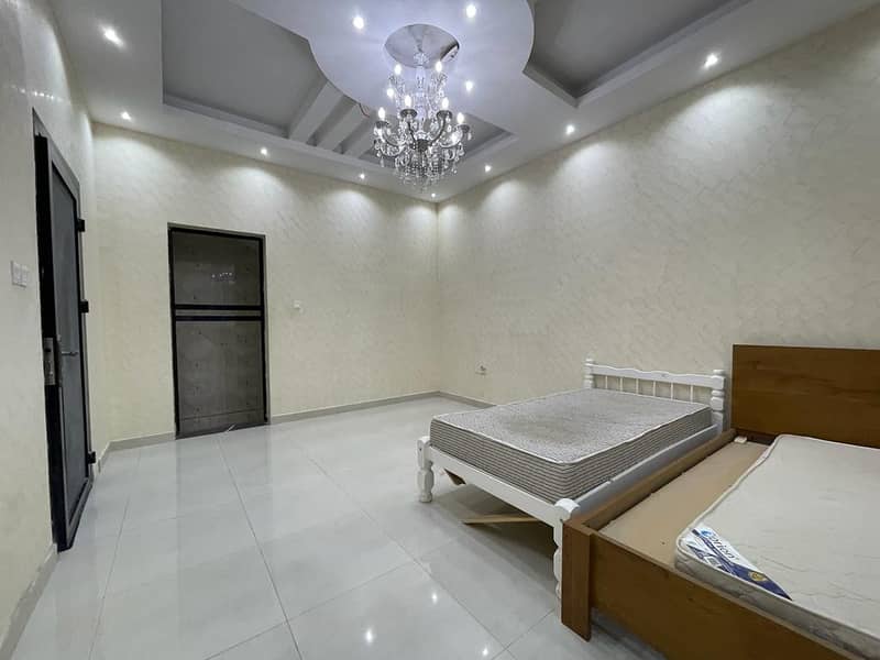 5 bedrooms villa available for rent in AL YASMEEN //