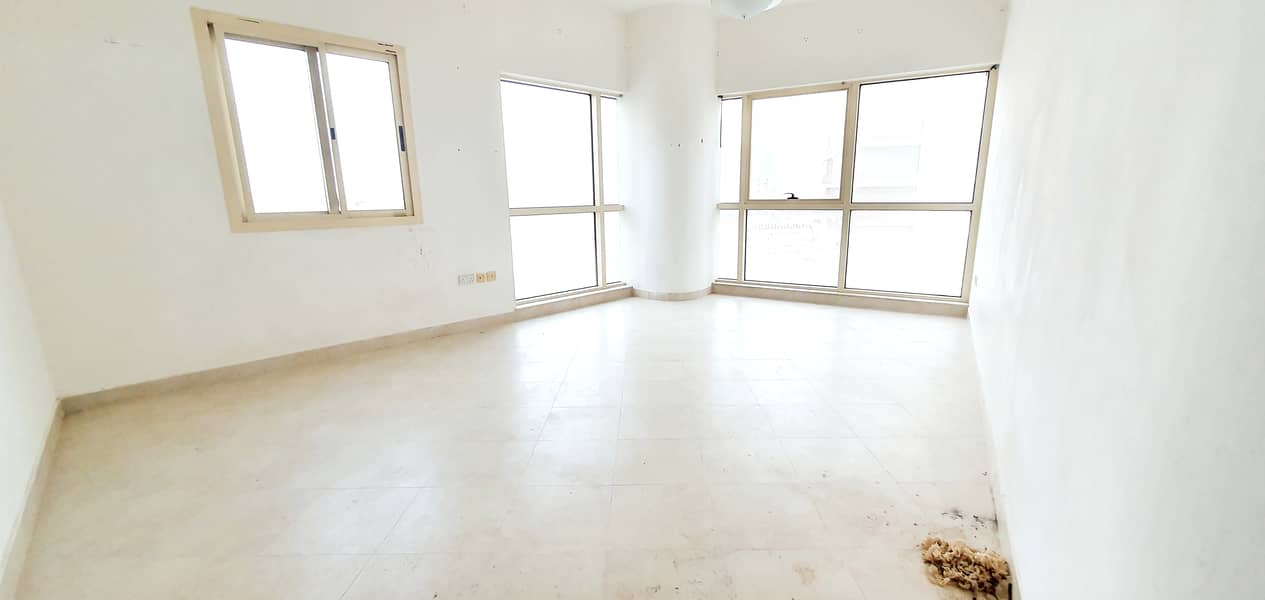 Hot offer! Spacious 1bhk with all facilities in al warsan 4 dubai rent 33k in 4 Chqs