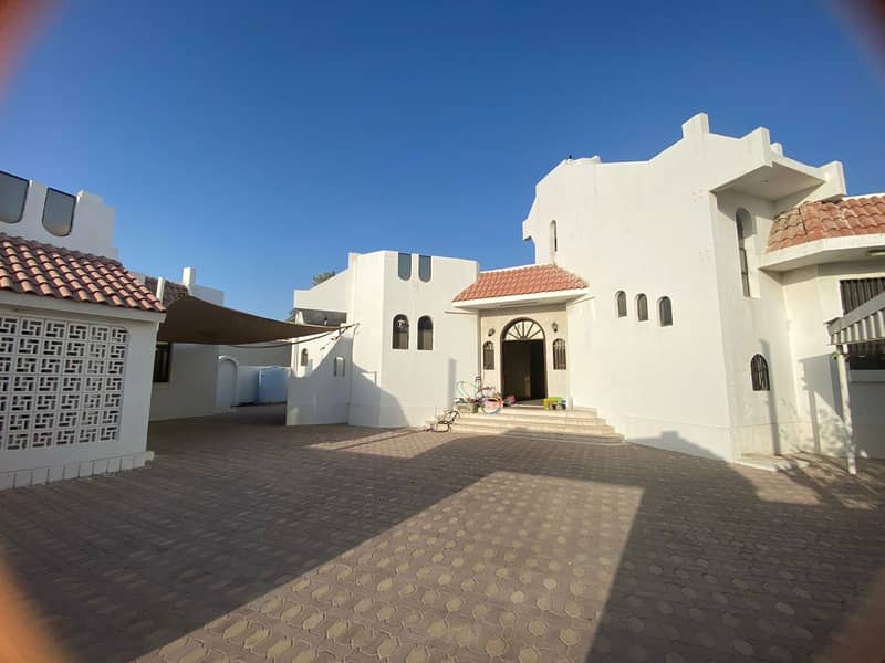 - Villa for annual rent in the Emirate of Ajman in the Mushairef area