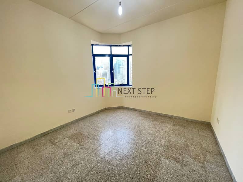 Fashionable 2 Bedroom Apartment with Balcony