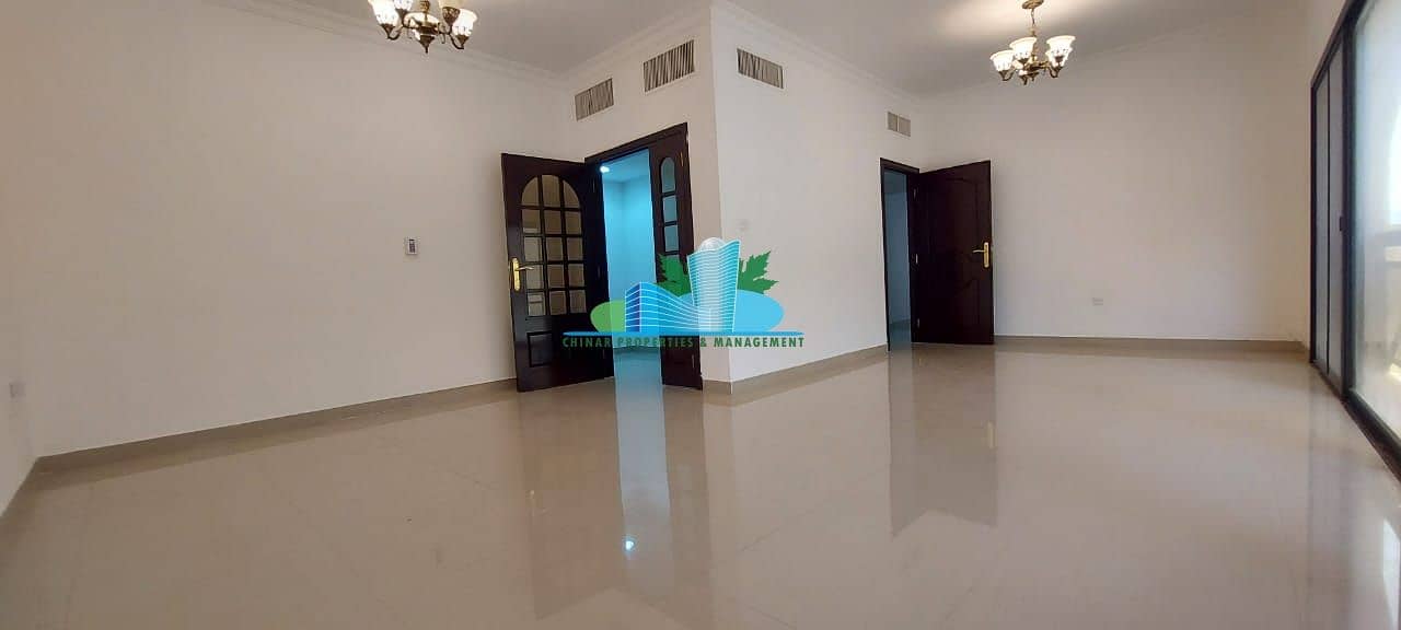 Amazing 3BHK with Extra-Large hall + Built-in cabinet| central Ac| 4 Cheques|