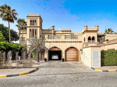4 Bedroom Villa for Rent in Palm Jumeirah, Dubai - Unfurnished | Burj Al Arab View | Shared Garden