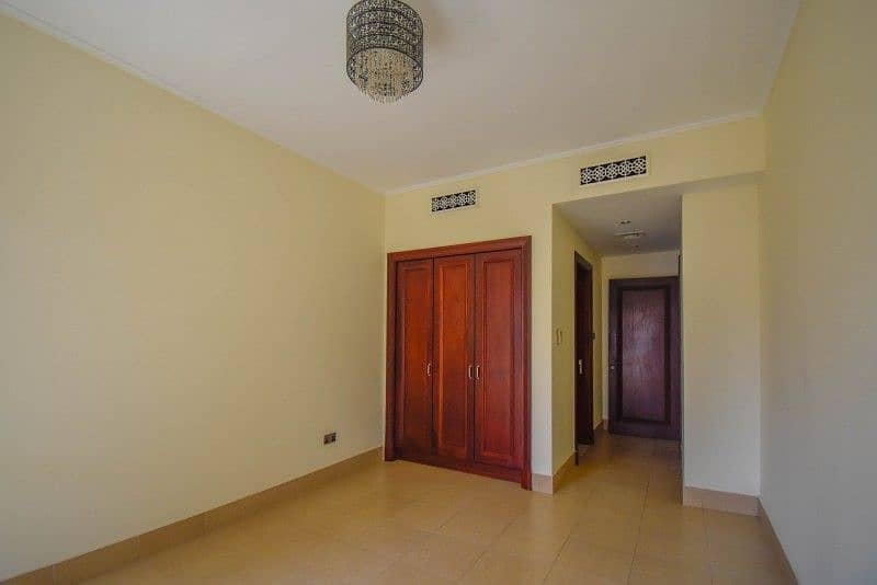 One Bed with Balcony| Pool View| Zanzebeel vacant