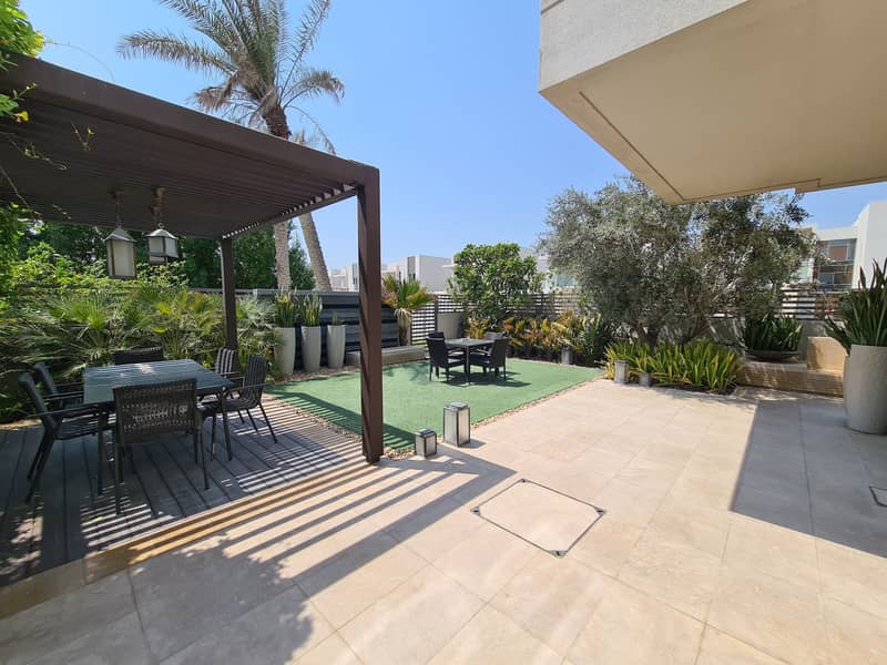 3BR Penthouse/Surrounded by Parks/Al Zahia
