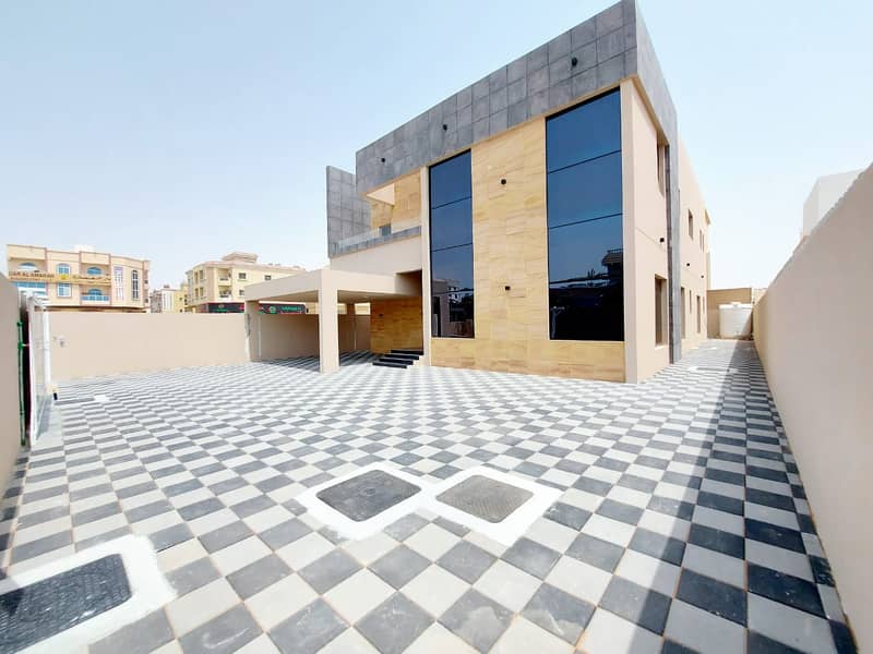 Without down payment, I own an Arabic design villa at the best prices, a very luxurious villa, freehold of all nationalities, from the owner directly,