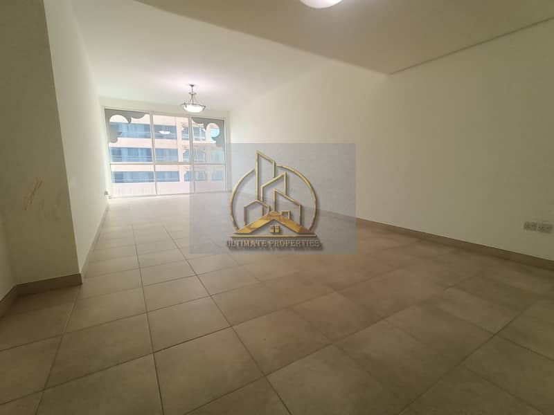 شقة في شارع الشيخ راشد بن سعيد 3 غرف 95000 درهم - 6088219