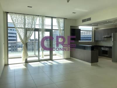 2 Bedroom Apartment for Rent in Danet Abu Dhabi, Abu Dhabi - Very spacious 2 Master bedroom with generous walk-in closet and amazing lighting with balcony