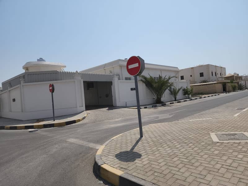 For sale land in the Al-Azra area, a very special location, at a snapshot price