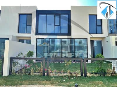 4 Bedroom Villa for Sale in Al Zorah, Ajman - New villa with electricity, without down payment, in the golf area of Al Zorah