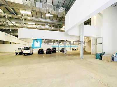 Showroom for Rent in Al Quoz, Dubai - Large Showroom | Fully Fitted | Must See