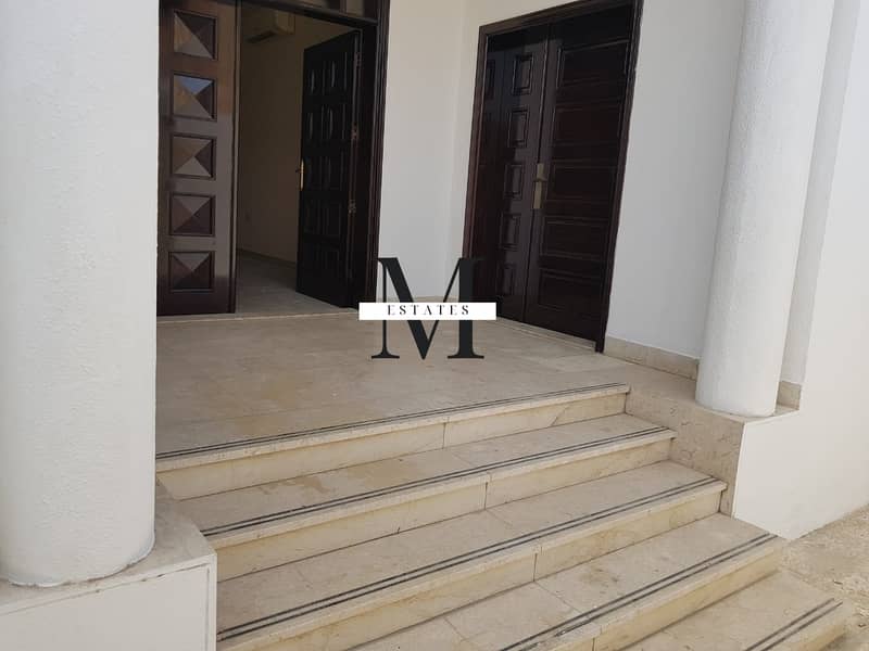 Prime Location Villa | 5 Master bedrooms  on Al Muroor Road